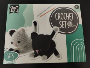 Crochet kit cats